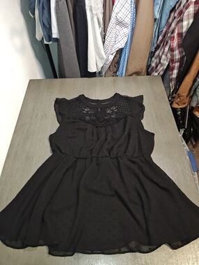 torrid Black Lace Yoke Flutter Short Sleeve Top